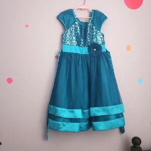 Girl's dress size 10